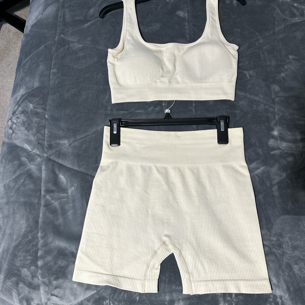 QOO Ribbed set